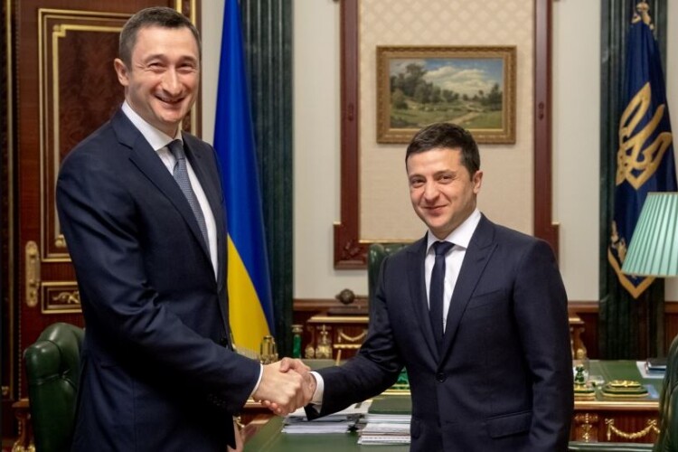 Щоб спасти репутацію Зеленського, співвласник «Кварталу 95» Міндіч полетів у Лондон на зустріч із Чернишовим