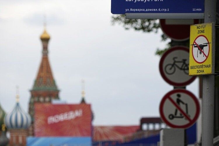 Знайшли пояснення тому, навіщо влада РФ використовує удар дрона по Кремлю 