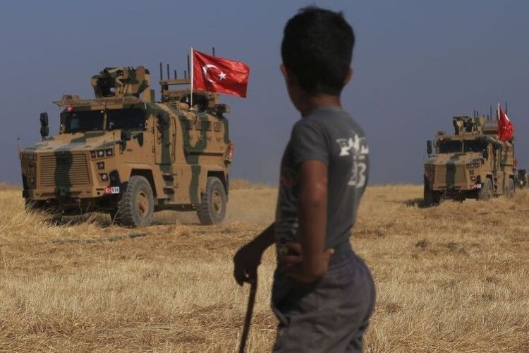 Уряд Сирії розгортає війська на кордоні, щоб зупинити Туреччину