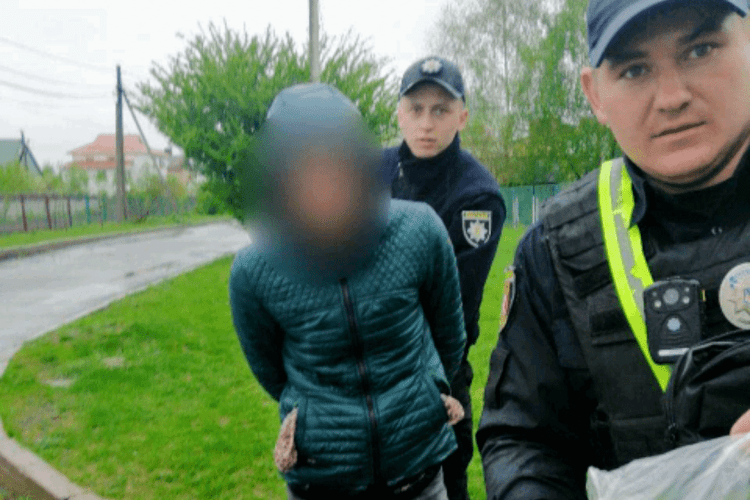 На другий день Великодня лучанин застав злодія «на гарячому», поліцейські впіймали зловмисника