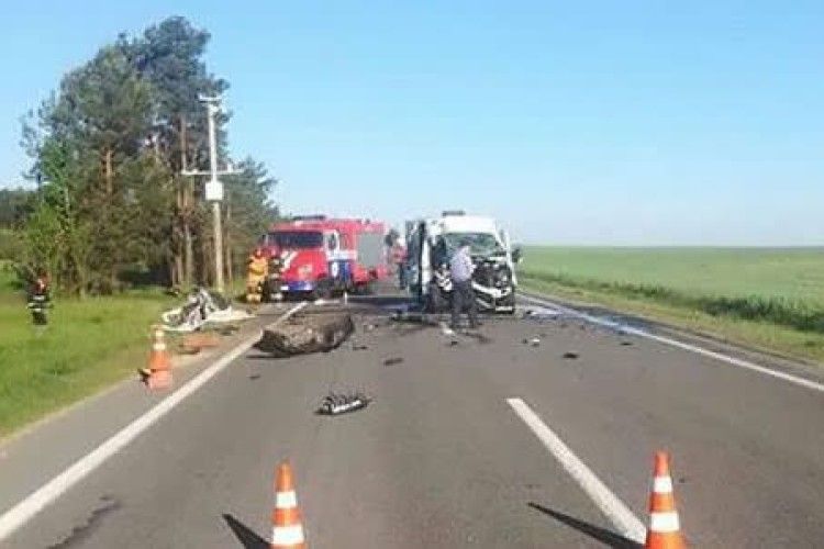 Українські діти потрапили в ДТП у Білорусі: один загиблий, шестеро травмованих...