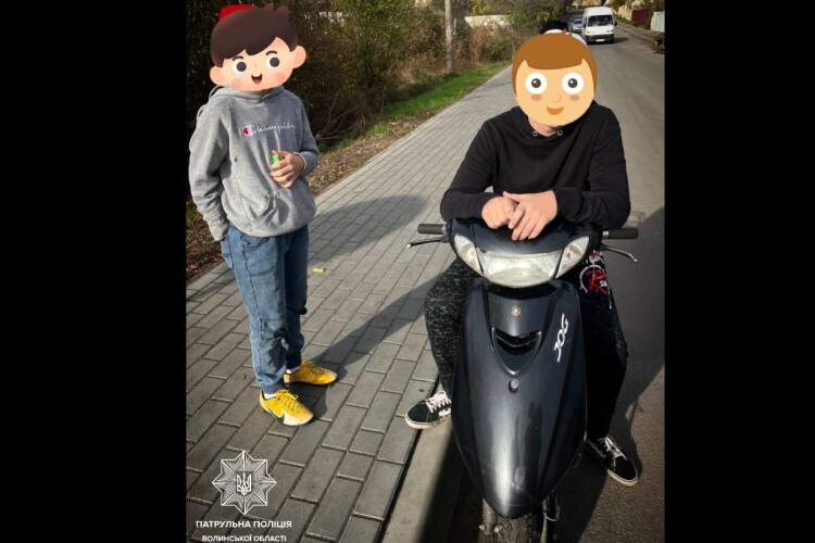 На Волині одна дитина везла на скутері іншу