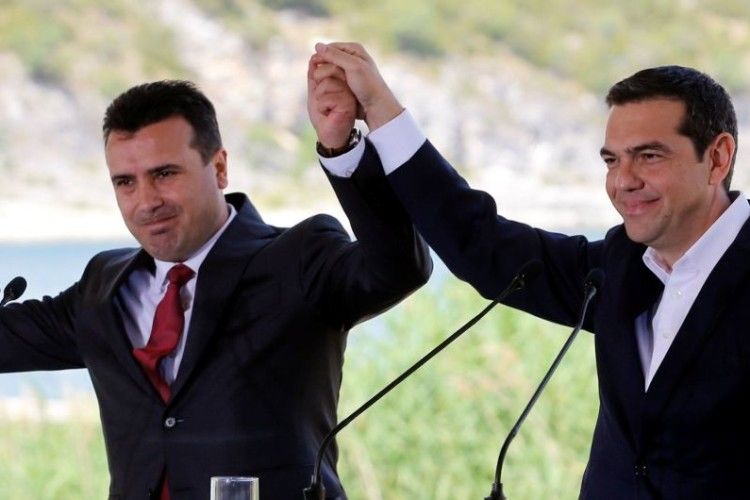 Сім з десяти греків проти нової назви Македонії - уряд Ципраса втрачає рейтинг