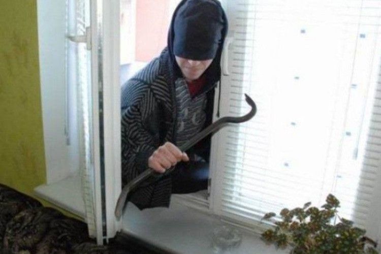 У Ковелі злодій виніс з квартири золото та готівку на один мільйон гривень