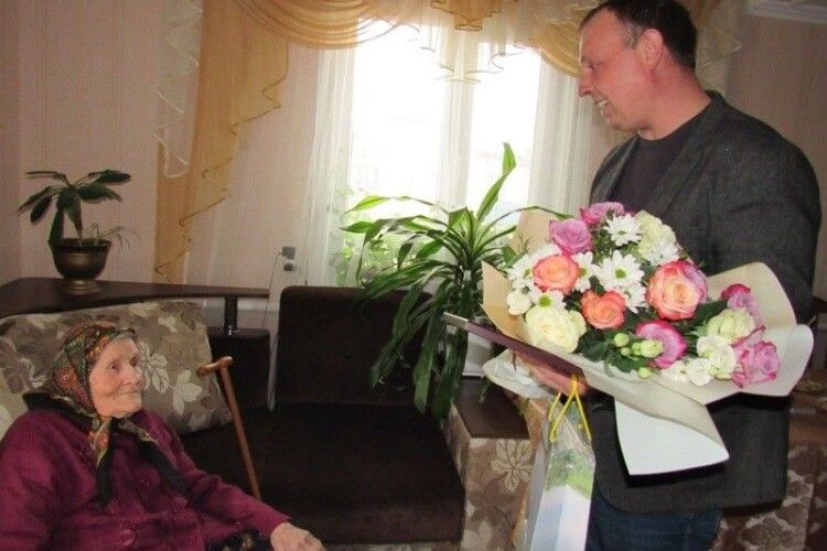На Волині 100-річна бабуся відзначила ювілей