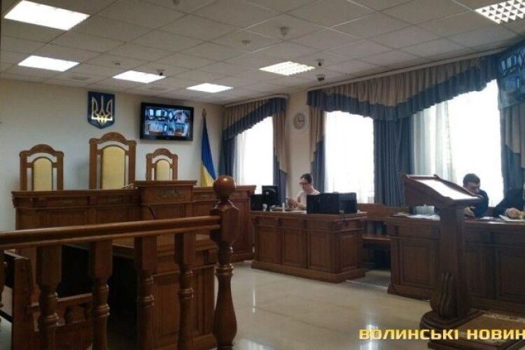 Лучанин вкотре подав до суду позов проти відомого українського гурту, лідер якого воює за Україну на фронті