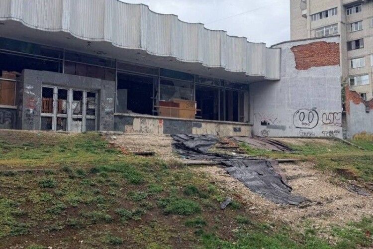 Пастка для підлітків: у Луцьку застерігають про небезпеку в занедбаній будівлі на Молоді