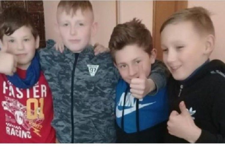 Маленькі герої: на Львівщині 4 школярі самотужки загасили пожежу