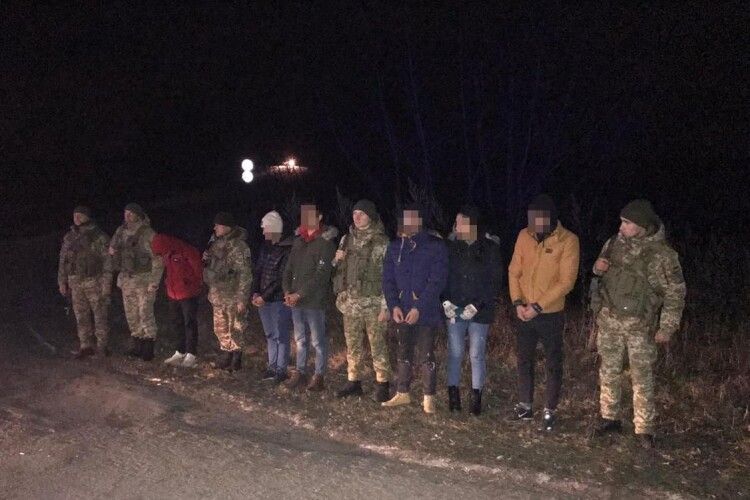Біля кордону з Польщею зупинили мікроавтобус з 6 пасажирами із Туреччини