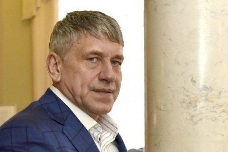 Суд заарештував дві земельні ділянки та «Мерседес» Міністра енергетики