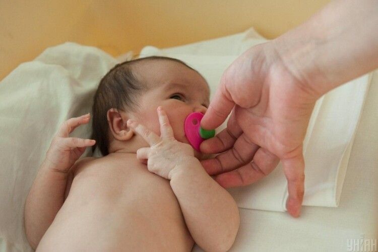 У Росії новонародженого хлопчика назвали Ковідом – на честь коронавірусу COVID-19
