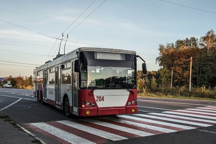 Як у Провідну неділю курсуватиме транспорт у Луцьку