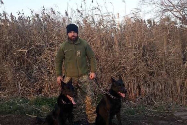 «Останню розмову я ніколи не забуду»: дружина військового, тіло якого знайшли в Ізюмі з браслетами на руках