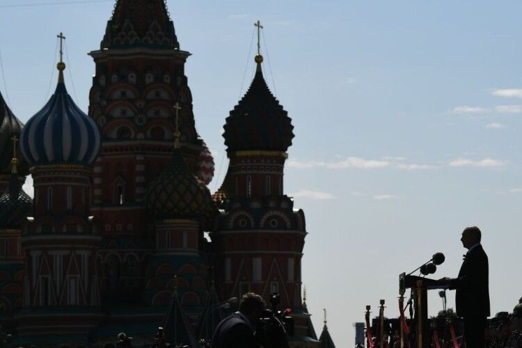 Прямих переговорів між путіним і Зеленським не буде: в росії виключили мирну угоду з Україною