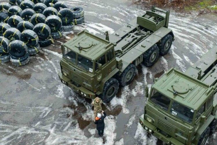 Спецзамовлення на фронт: буде чим витягувати важкі закордонні САУ
