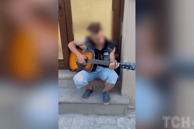 У Львові хлопця, який виконував пісні Цоя, відправили до притулку 