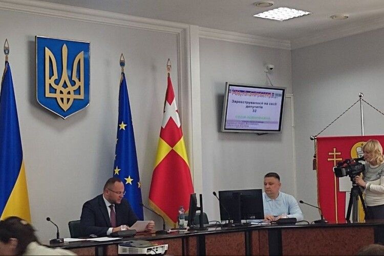 38 голосів «за»: Ігор Поліщук достроково склав повноваження мера Луцька