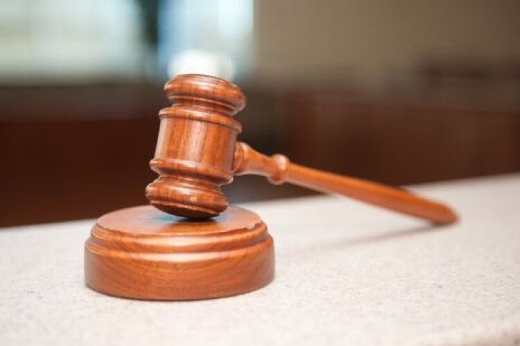 Бізнесмену оголосили про підозру у продажі гуманітарної допомоги на $20 тис.