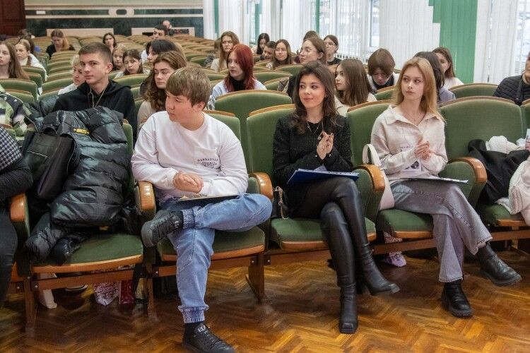 135 юних науковців презентують свої дослідження про Волинь 