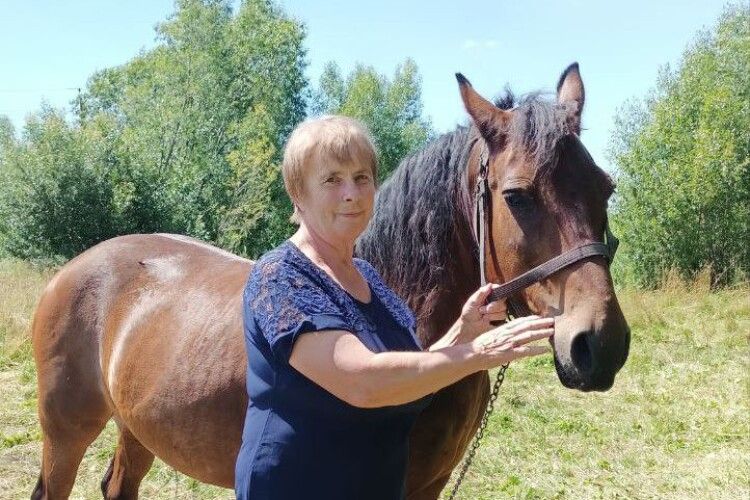 На Волині до крайнього села дільничний ветеринар добирається 18 кілометрів конем