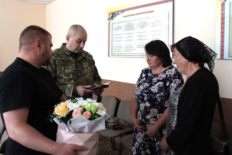 На Волині родинам загиблих Героїв вручили їхні посмертні нагороди