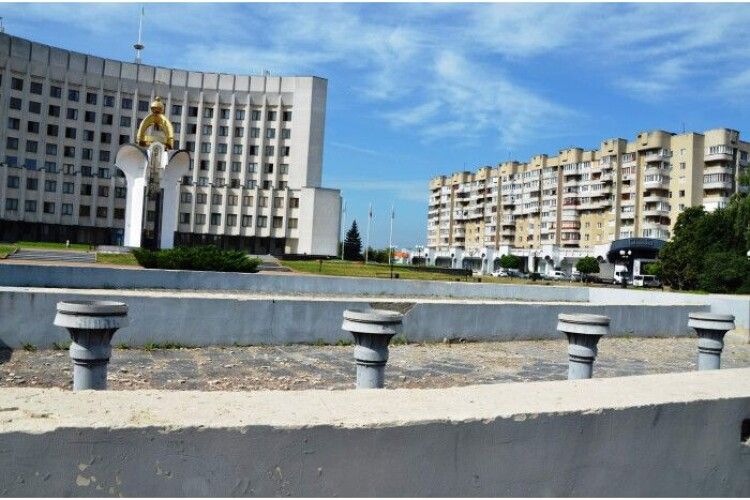 У Луцьку хочуть відновити фонтан біля Волинської ОДА