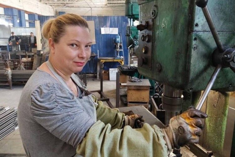 43 жінки з Волині опановують «чоловічі» професії: найпопулярніша – верстатниця