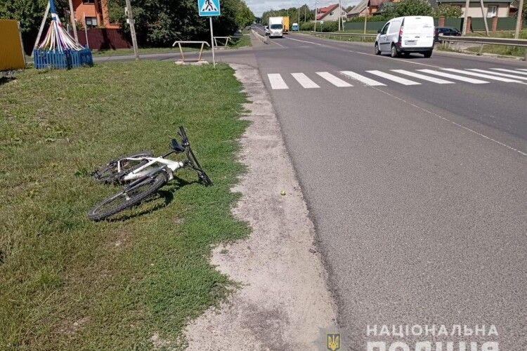 Під Луцьком водій збив велосипедиста і втік