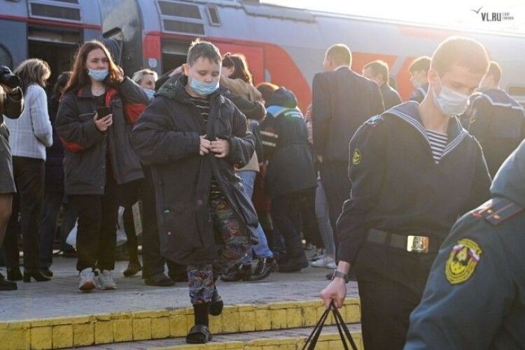 Дітей з Маріуполя повезли аж у Владивосток – мерія