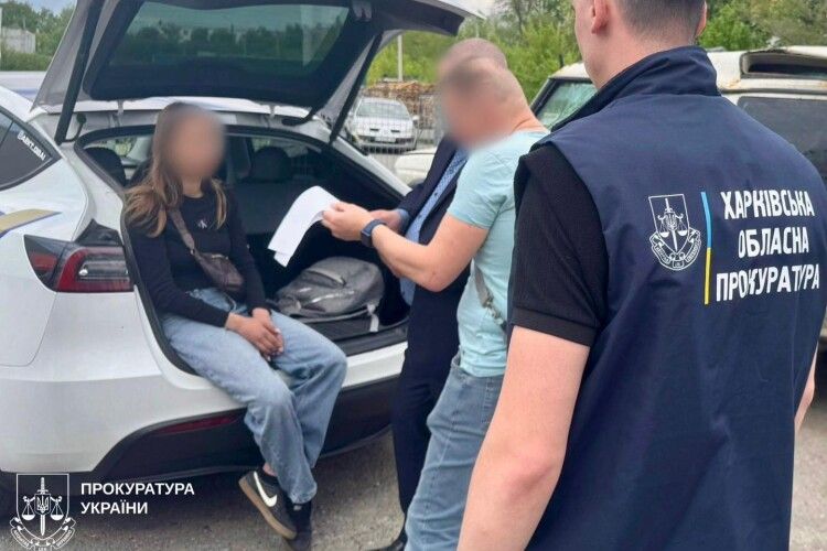 Замість фронту – на продаж: у Харкові відома автоблогерка торгувала «гуманітарними» позашляховиками