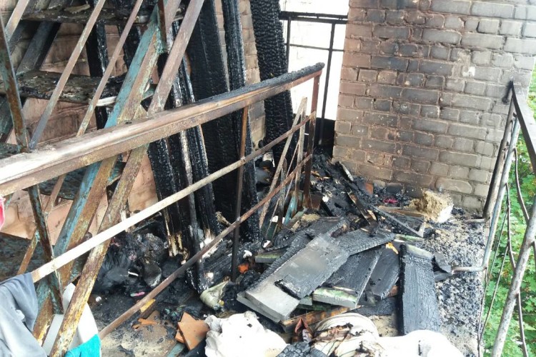 На Рівненщині горів балкон п’ятиповерхівки