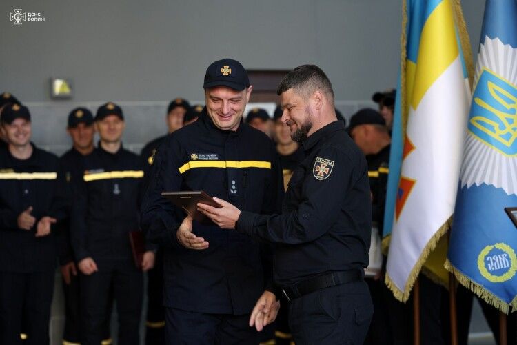 Рятувальників Волині відзначили за мужність і відданість службі (Фото)