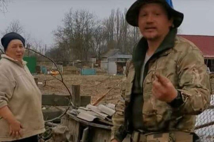 Могли розстріляти: українка забрала в рашистів ящик з патронами (Відео)