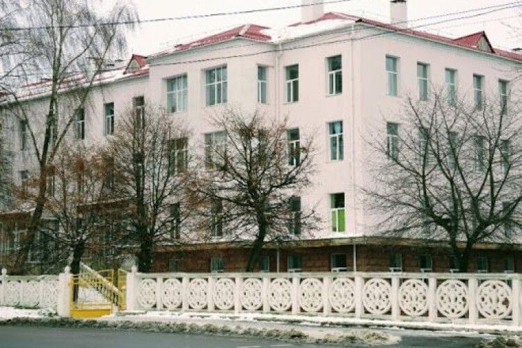 У Волинській інфекційній більше не можуть приймати хворих, яким потрібен кисень: всі ліжка зайняті