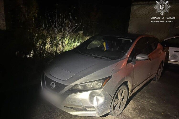 Сховатися не вдалося: у Луцьку водій «Renault» отримав 2 протоколи