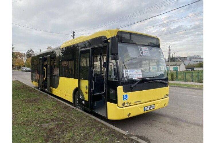 У Луцьку на міський маршрут № 5 виїхали автобуси великої пасажиромісткості 