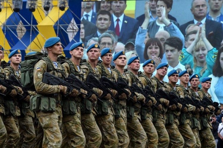 «Слава Україні» стане офіційним військовим вітанням