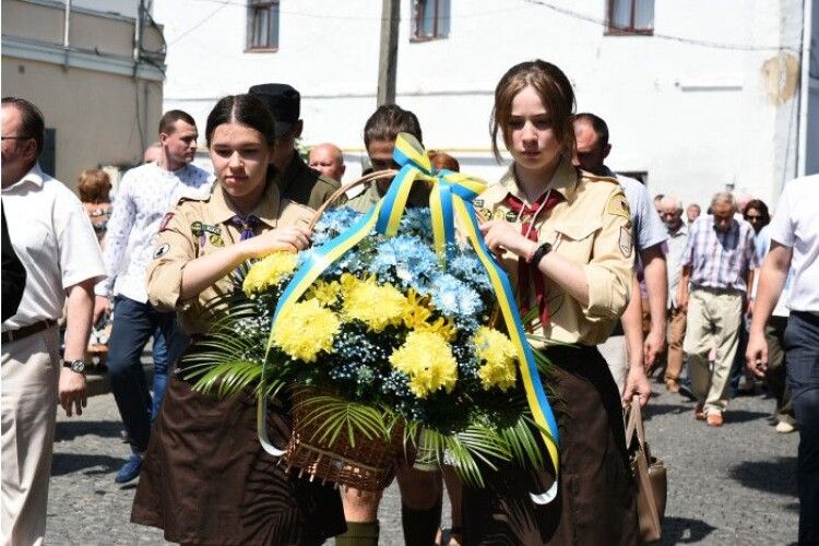 У Луцьку вшанували пам’ять жертв розстрілу в’язнів у Луцькій тюрмі (Фото)