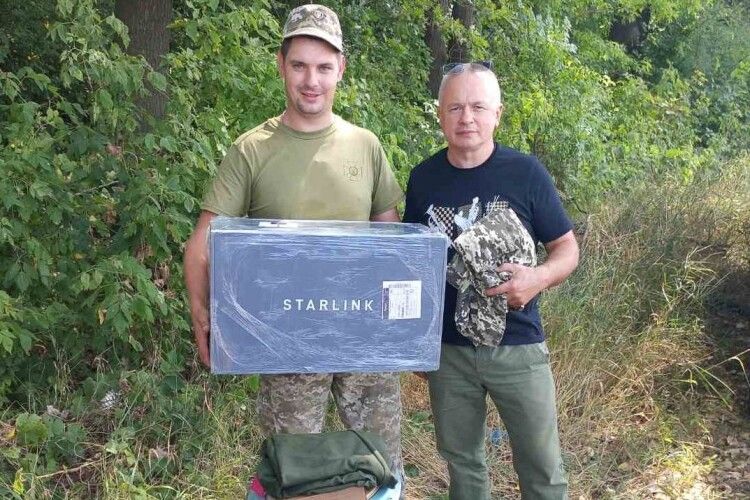У громаді на Волині для воїнів-земляків придбали системи Starlink 