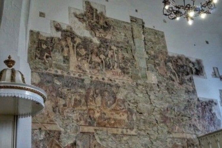 У церкві на Закарпатті виявили мурал XIV століття