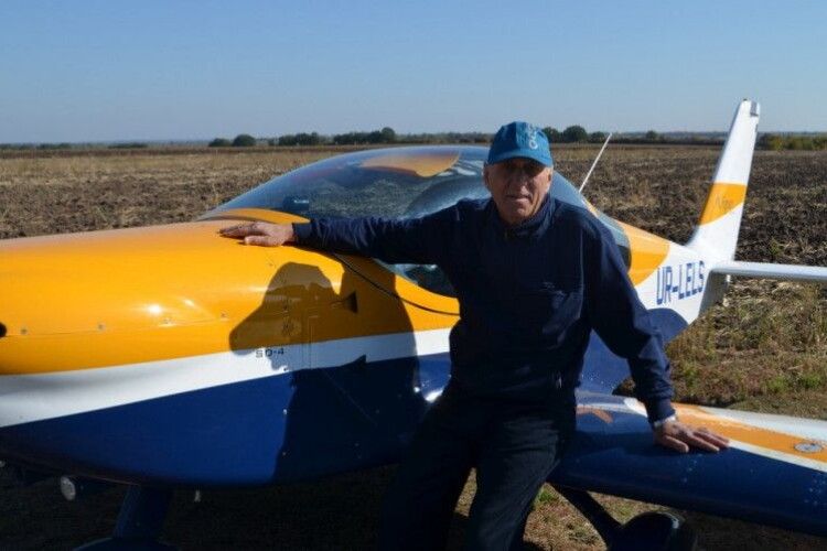 З літака дивлюся, чи добре хазяйнують: як фермер у 60 років став пілотом