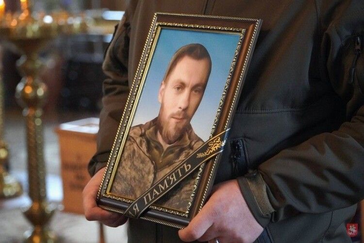 У Володимирі провели в останню дорогу старшого солдата Дмитра Адамовича (Фото)