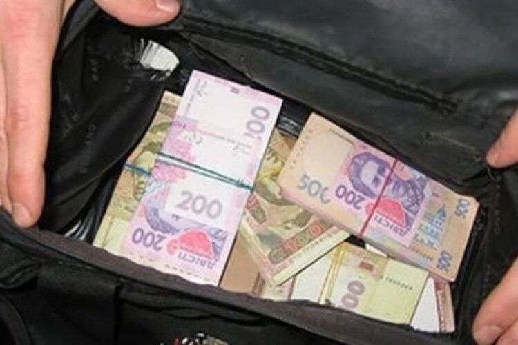 На Волині чоловік викрав 11 тисяч гривень з робочого контейнера підприємниці