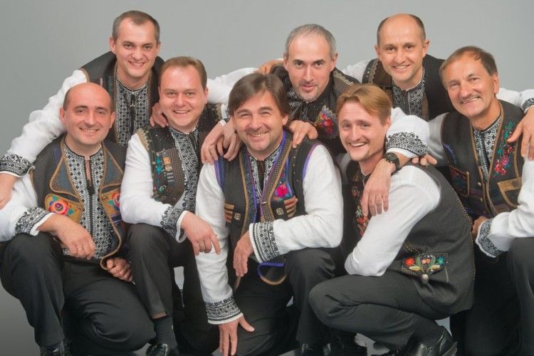 Українські музиканти заспівали з Ліонським французьким хором патріотичну пісню (Відео)
