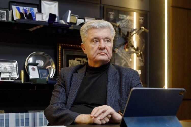 Першочерговим має бути припинення вогню – Порошенко провів термінові консультації з Президентом ЄНП Вебером