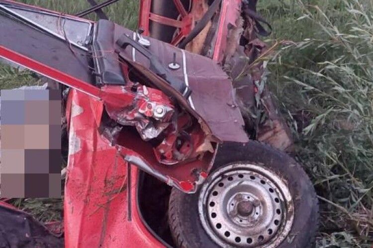 Двоє чоловіків загинуло, один – в лікарні: у Луцькому районі сталася жахлива автоаварія