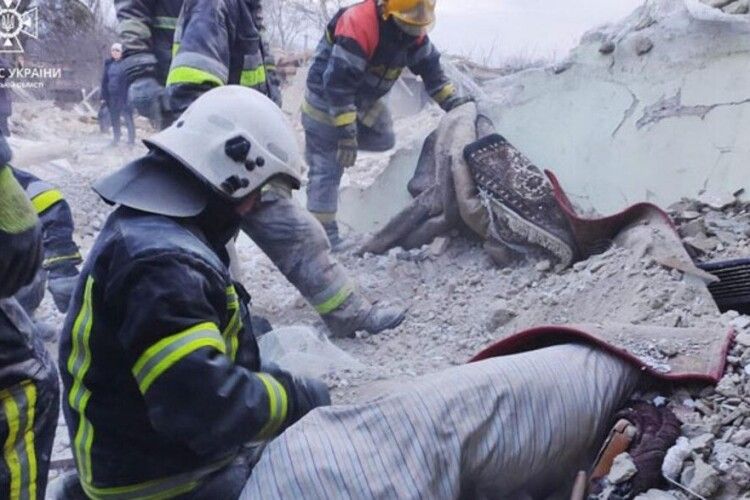 На Львівщині виявлено 5-го загиблого в результаті нічної атаки росіян