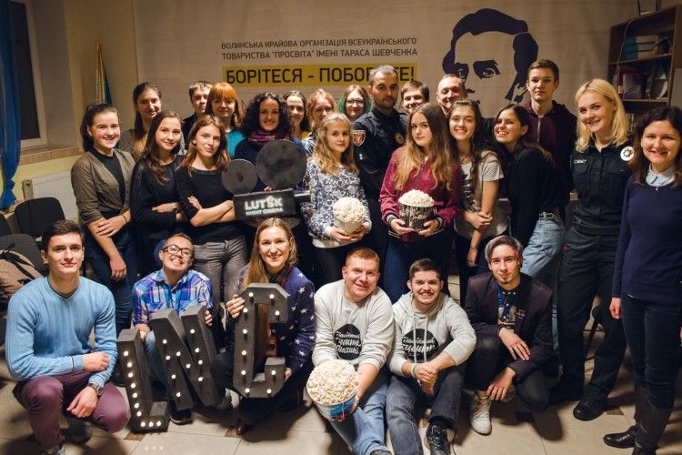 Правоохоронці подивилися з молоддю фільм та зруйнували міфи власної професії