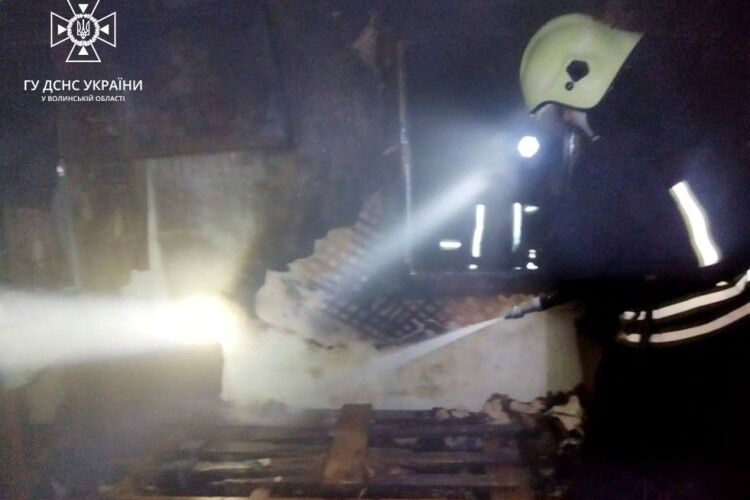 Минулої доби волинські рятувальники двічі виїздили в одне й те ж селище