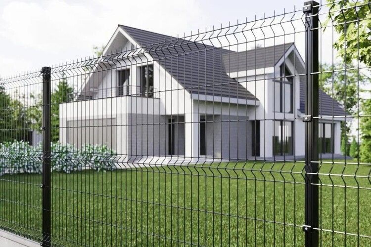 Що потрібно враховувати під час вибору огорожі для приватного будинку